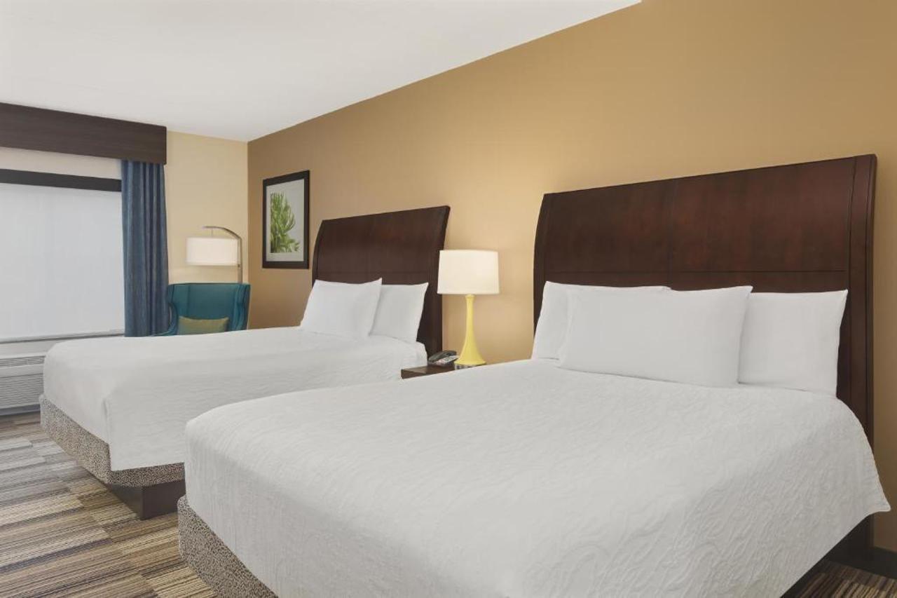Hilton Garden Inn Charlotte/Муурсвил Екстериор снимка