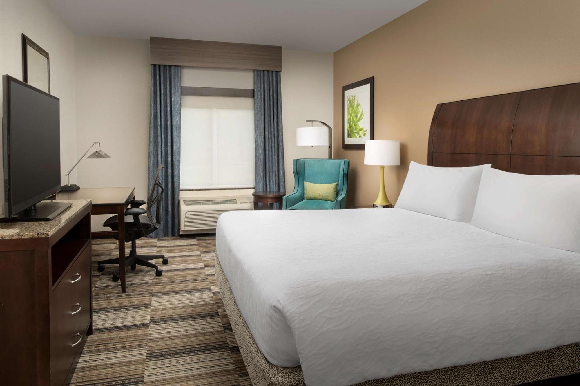 Hilton Garden Inn Charlotte/Муурсвил Екстериор снимка
