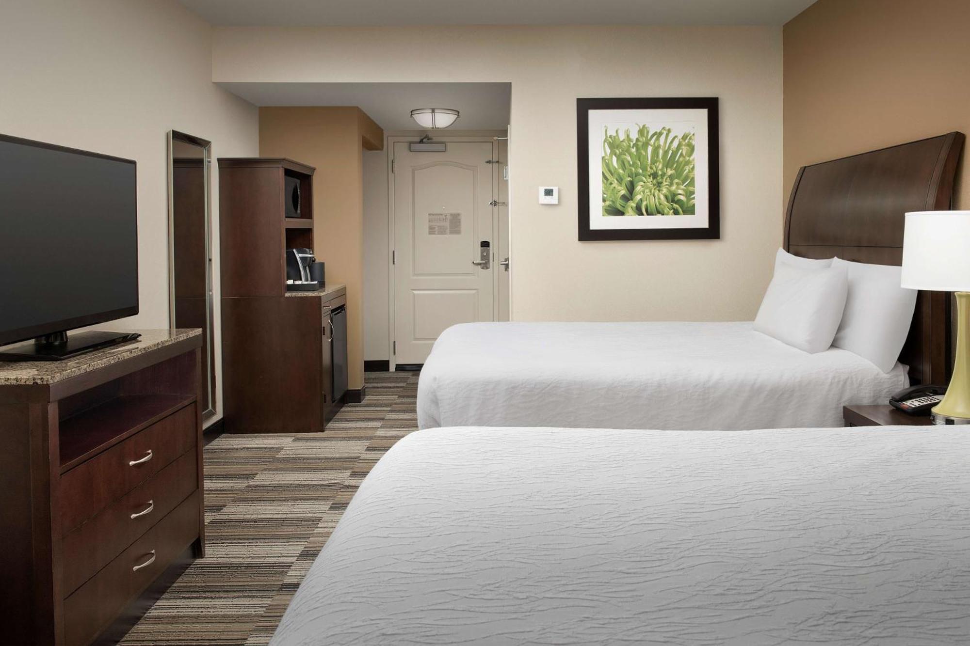 Hilton Garden Inn Charlotte/Муурсвил Екстериор снимка