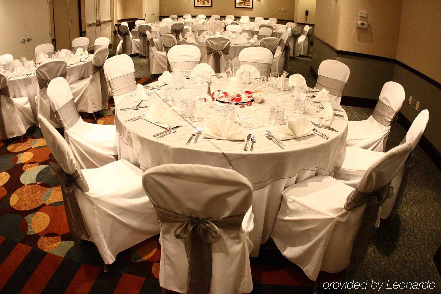 Hilton Garden Inn Charlotte/Муурсвил Ресторант снимка