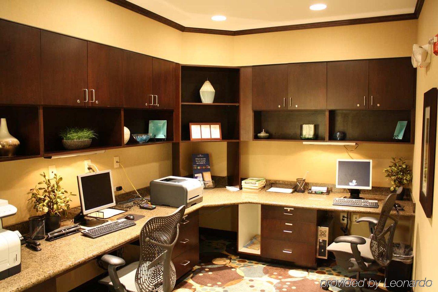 Hilton Garden Inn Charlotte/Муурсвил Съоръжения снимка