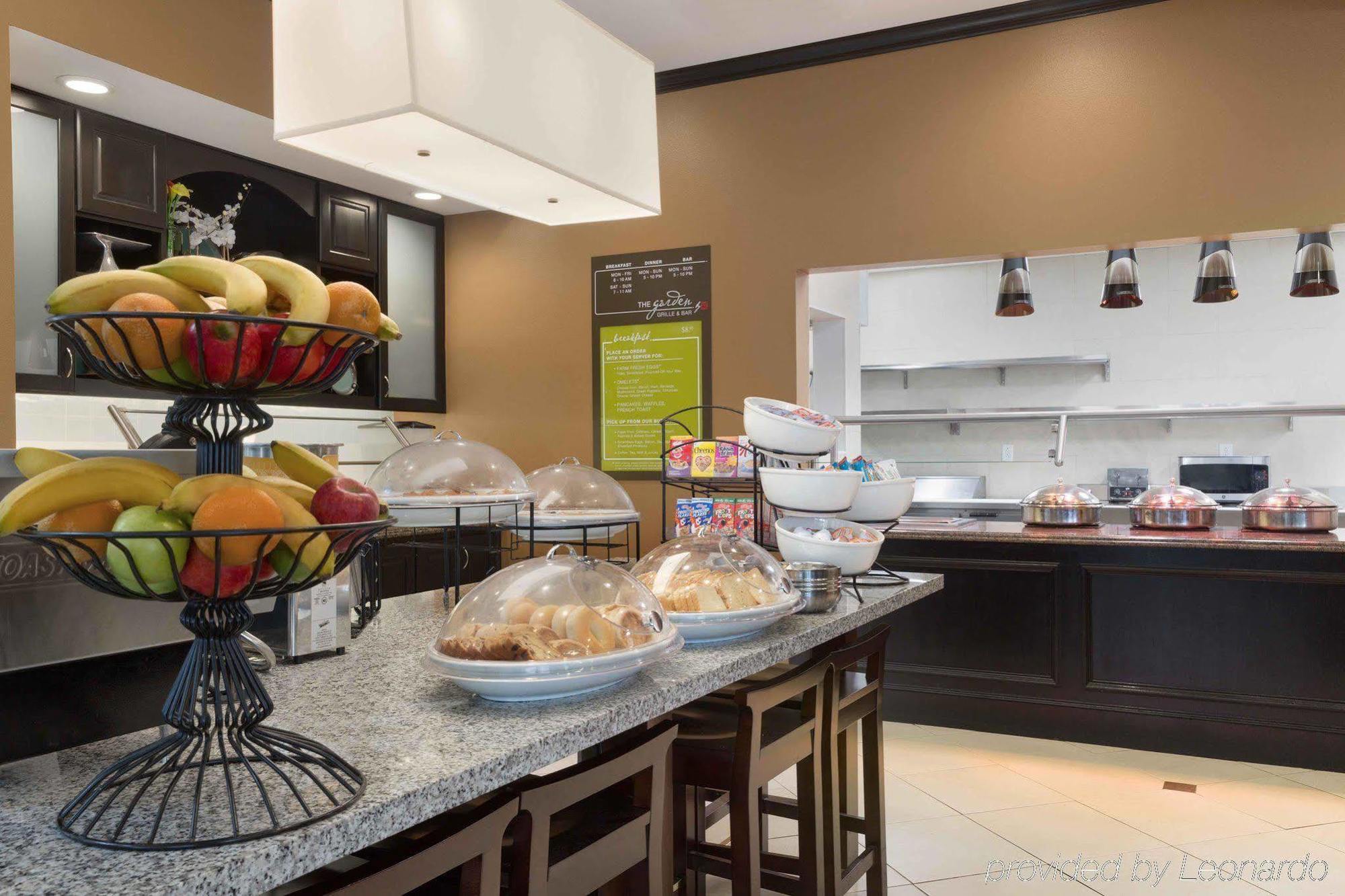 Hilton Garden Inn Charlotte/Муурсвил Екстериор снимка